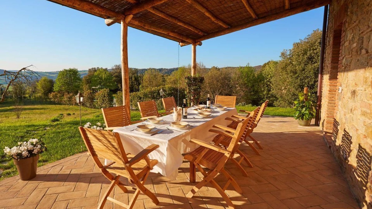 San Macario In Monte Villa | Large Tuscan Villa for 12 with Private Pool and Tennis Court