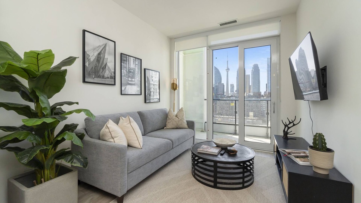 Downtown Toronto Apartment | Large two bedroom condo with CN tower view!