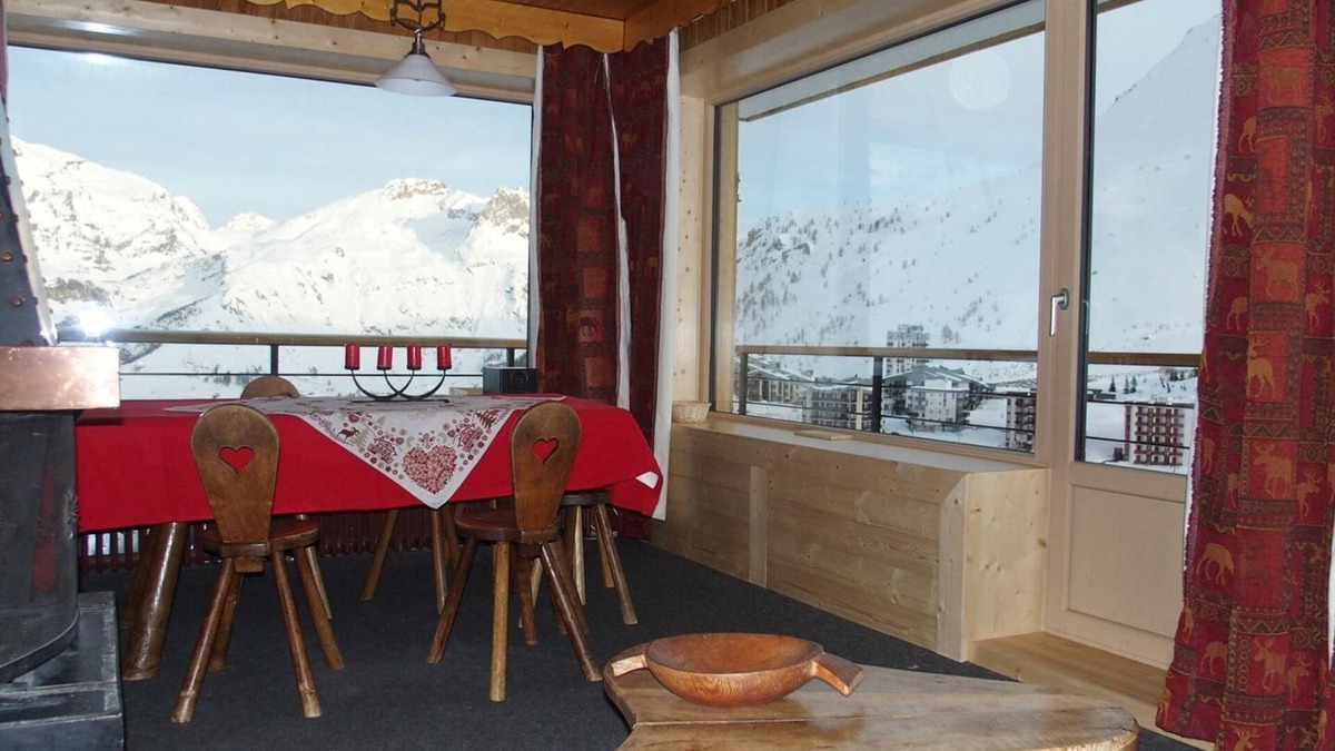 Les Almes Apartment | large two-room apartment