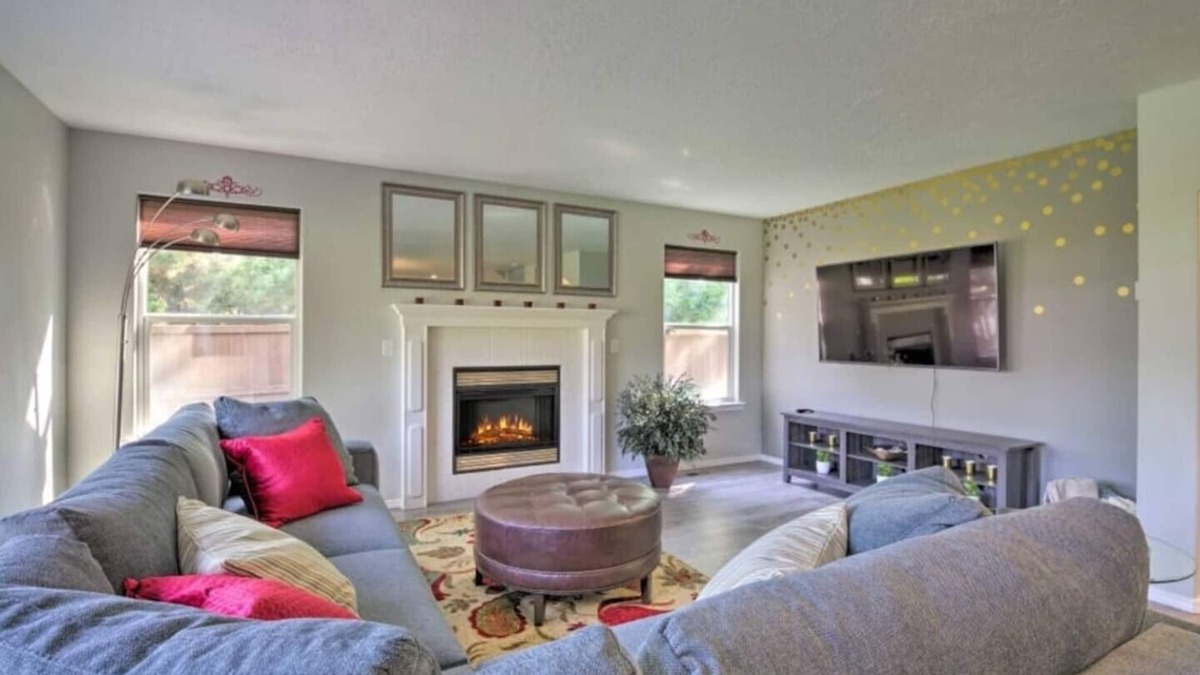 Star House | Large Upscale House for 17 with Firepit in Star