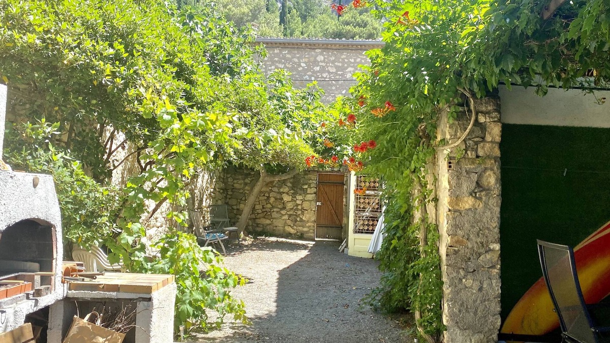 Roquefort-des-Corbieres House | LARGE VILLAGE HOUSE WITH GARDEN AND TERRACE