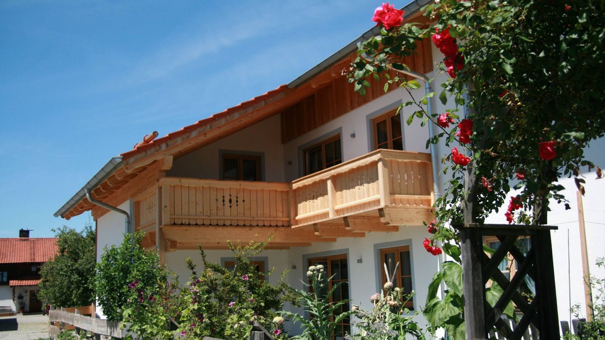 Bruckmuehl Apartment | Large vacation apartment in the beautiful Mangfall valley below the Irschenberg