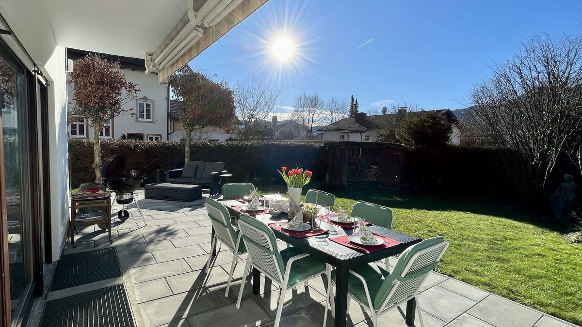 Lenggries Condo | Large vacation apartment with sauna, terrace, garden and open fireplace