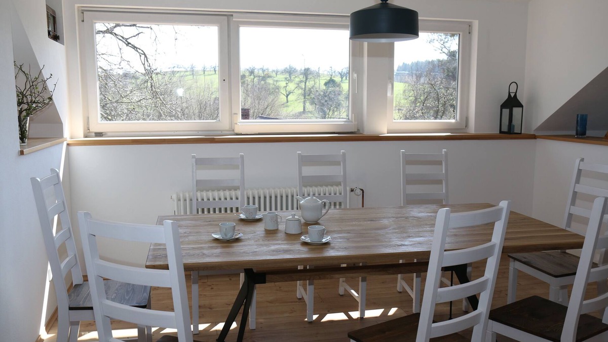 Tettnang Apartment | Large vacation apartment, wonderful view of the countryside, approx. 6 km from Lake Constance