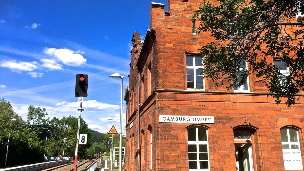 Werbach Apartment | Large vacation apartment Alter Bahnhof Gamburg in vintage industrial style