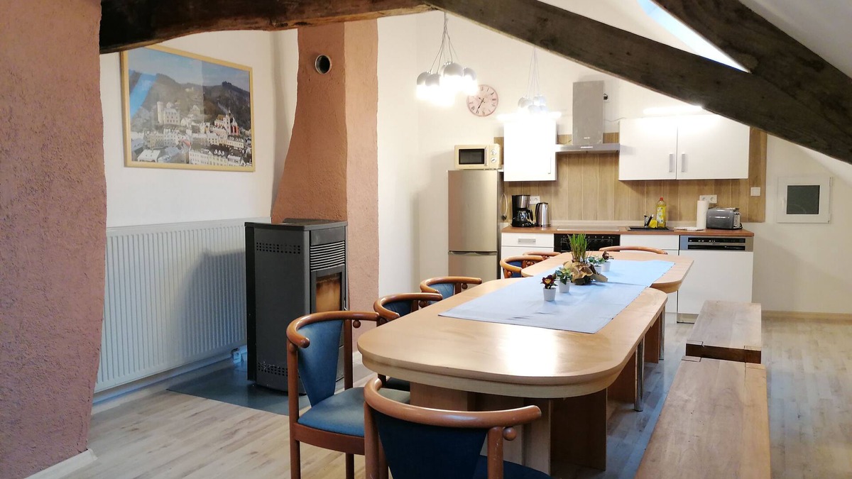 Neuerburg House | Large vacation home with 10 bedrooms and space for up to 22 guests