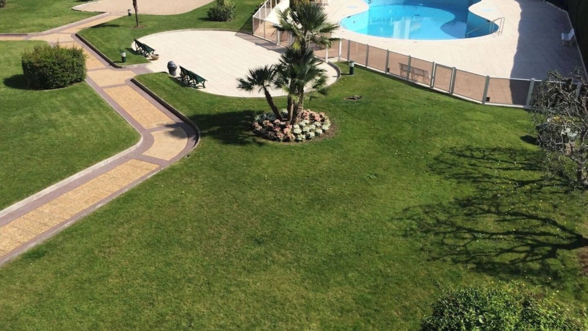 La Napoule Apartment | Large, very quiet studio 38 m2 terrace 18 m2 pool/garden view