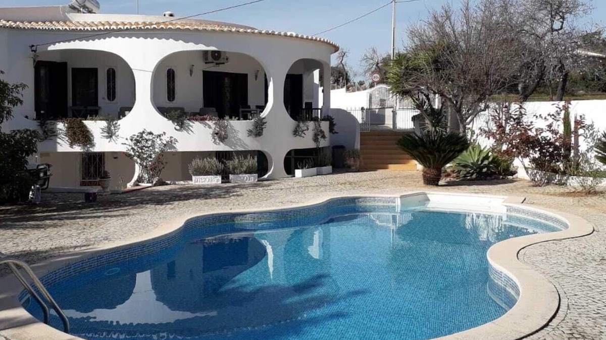 Cerro do Ouro Villa | Large villa 10km from the beaches
