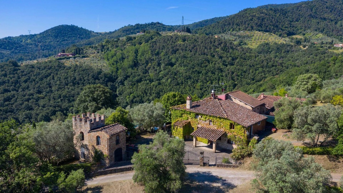 Carmignano Villa | Large villa near Florence on Wine Estate