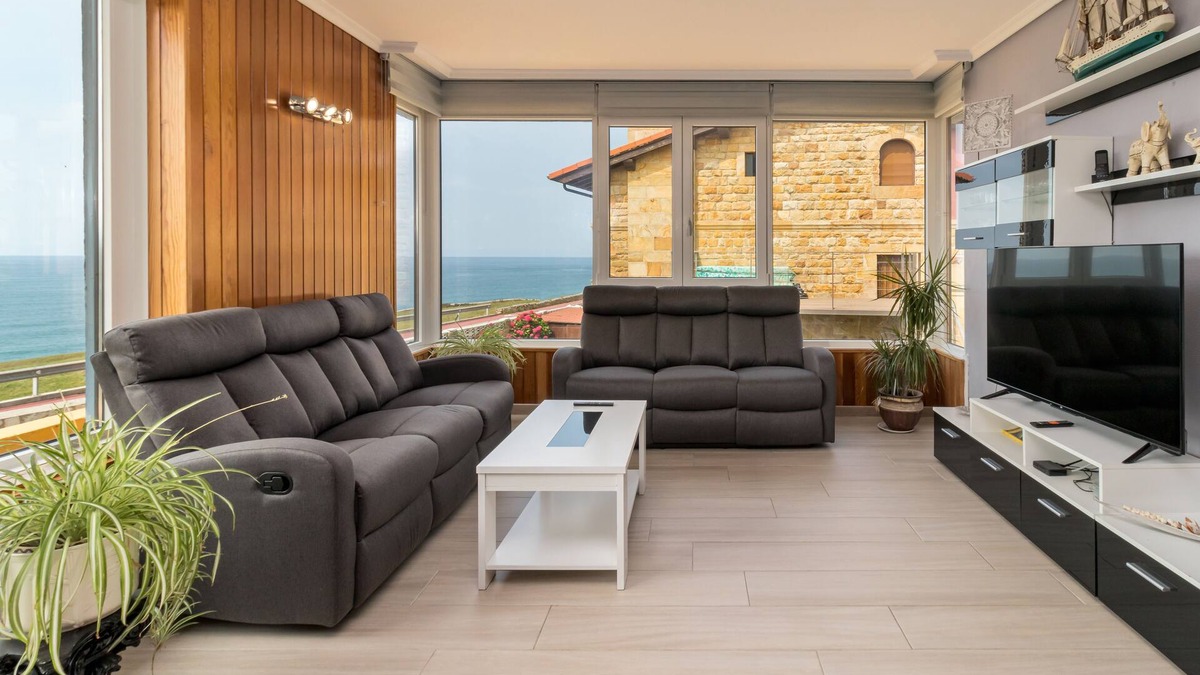Suances Ski Chalet | Large villa on the coast of Suances