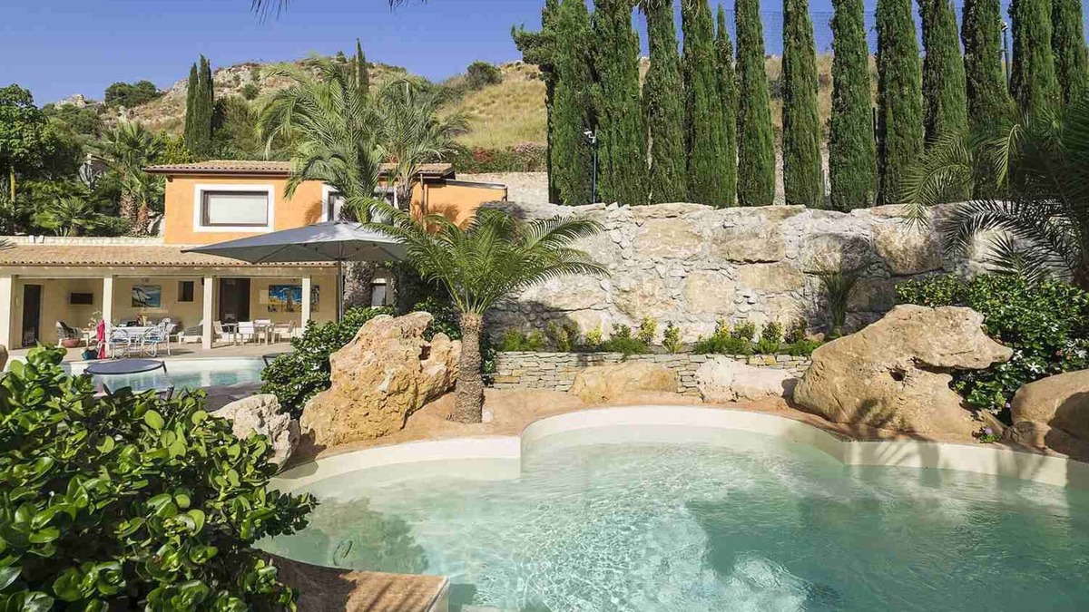 Agrigento Villa | Large villa rental for 10 people in Agrigento, Sicily