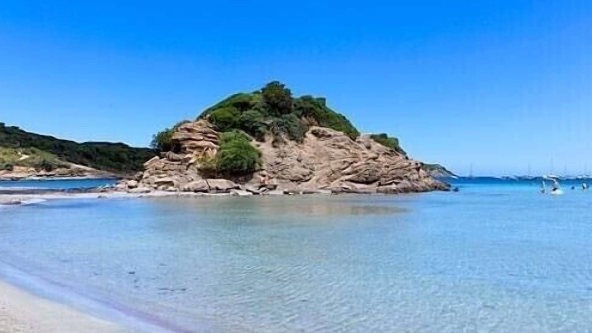 Mahon Villa | Large Villa With Large Private Pool In Quiet Location With WiFi and Air Con