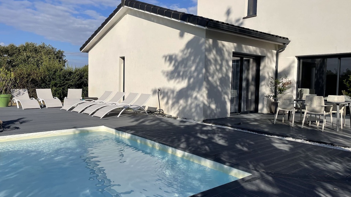 Longages Villa | Large villa with pool and spa