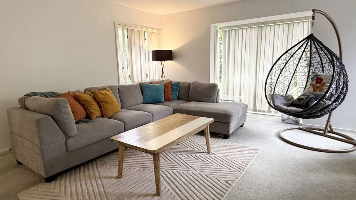 Halswell House | 🌟 Large, Warm 4BR Family Retreat in Halswell – Netflix, Massage Chair & More!
