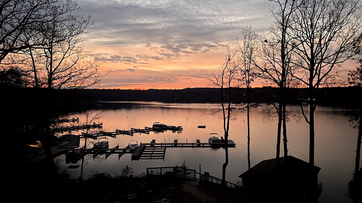 Mineral House | Large Waterfront Lake House on Beautiful Lake Anna - 5 Bedroom