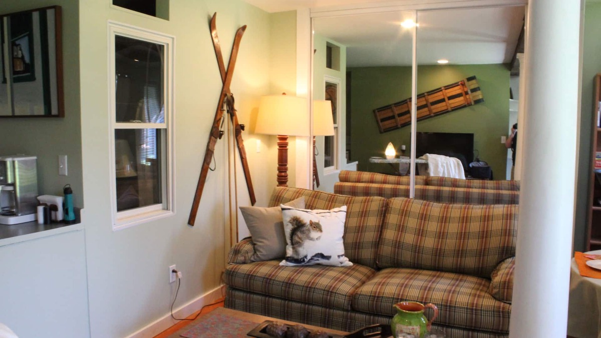Campton Apartment | Large, well-appointed, Ground Level Apartment with lots of light ,sleeps 6