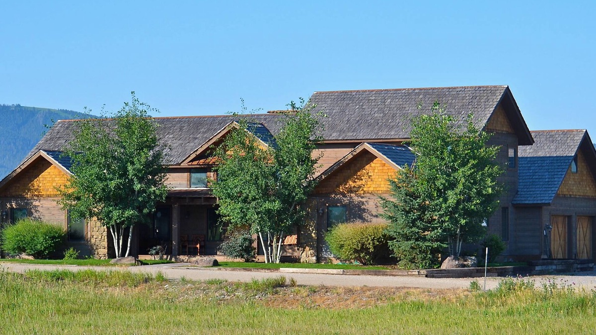 Victor House | Large Western Home,Beautiful Summer/Winter Settings ,Near Jackson Hole