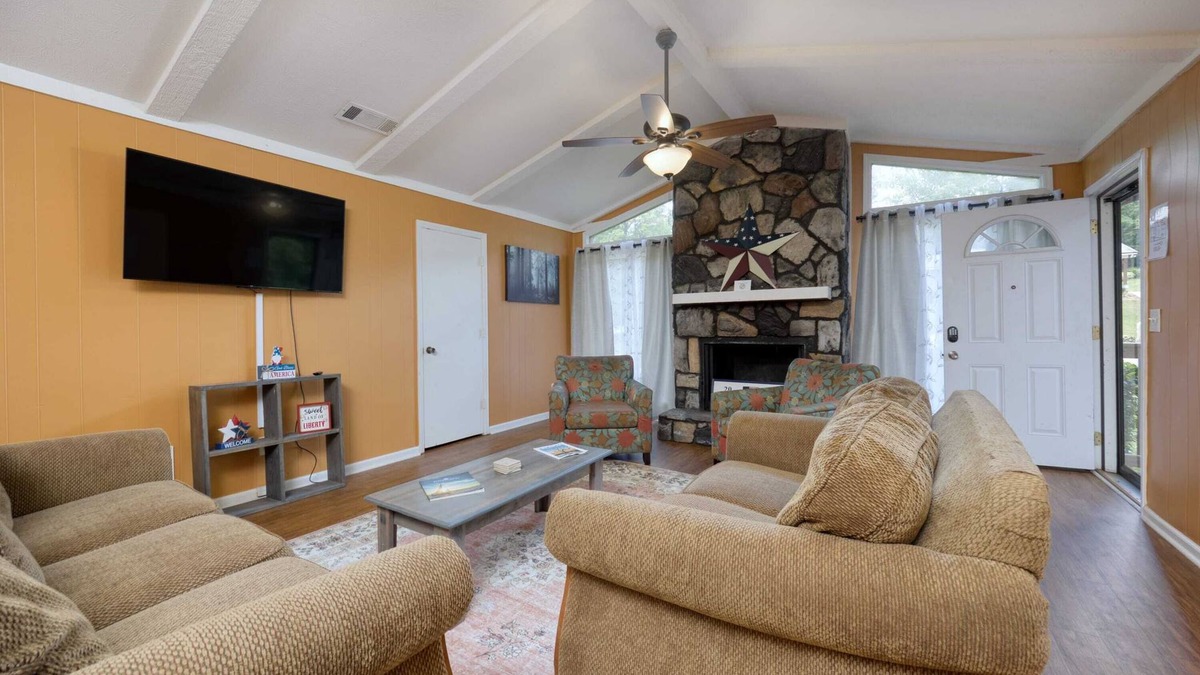 Fortson Cabin | Large Yard, Cabin in the Woods! - Columbus Retreat