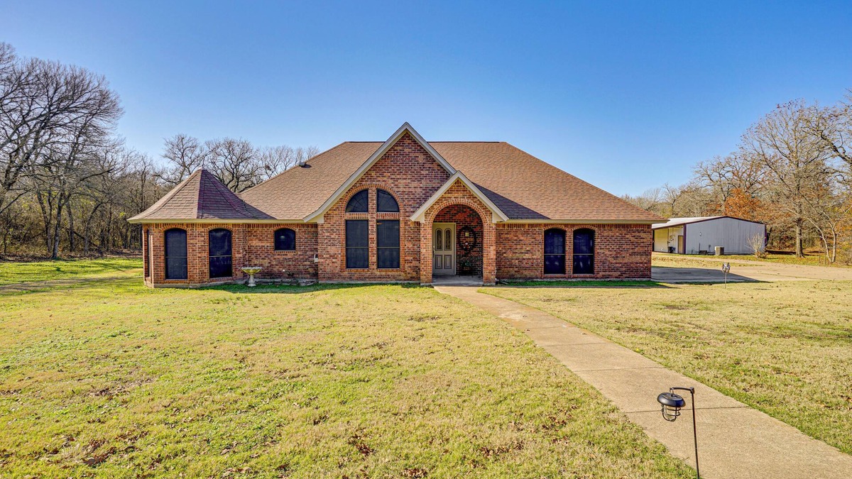 Grandview House | Large Yard, Fire Pit & Games: Grandview Haven!