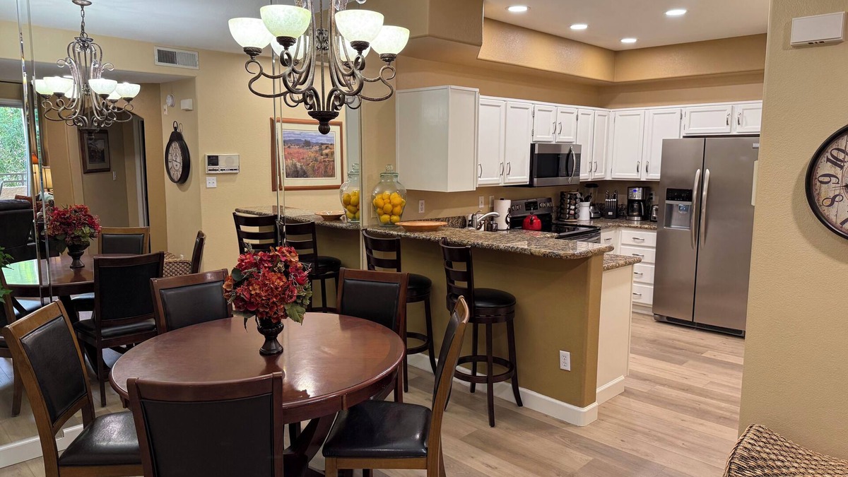 North Mountain Condo | Largest Remodeled 2 bd+ 2 bath+ Loft Overlooking Pool, Gated, Tennis, Pickleball