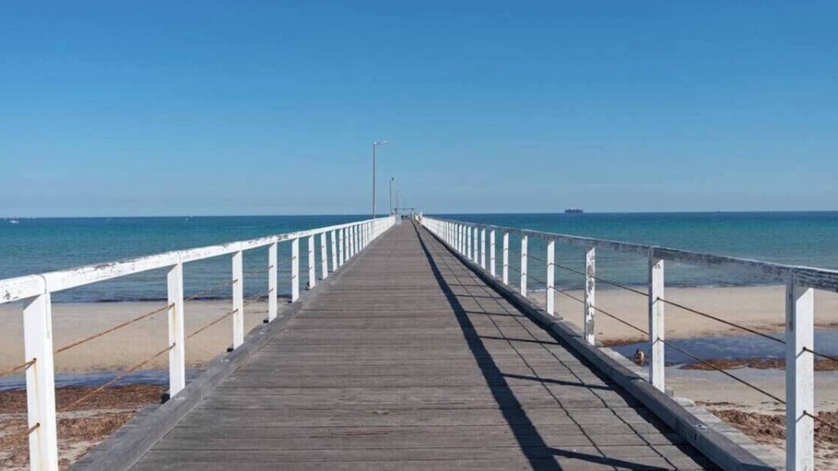 Largs Bay Apartment | Largs Bay Beachside House - Beach - Wifi