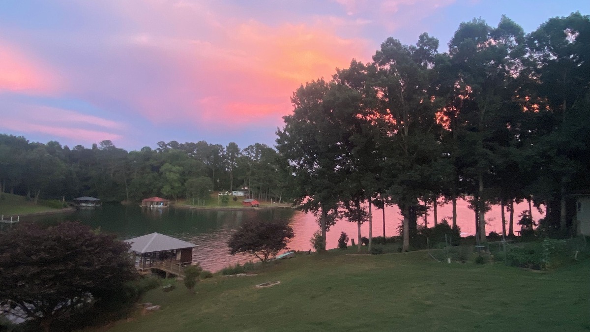 Taylorsville House | Lark's Nest on Lake Hickory w/Dock & Tesla Charger