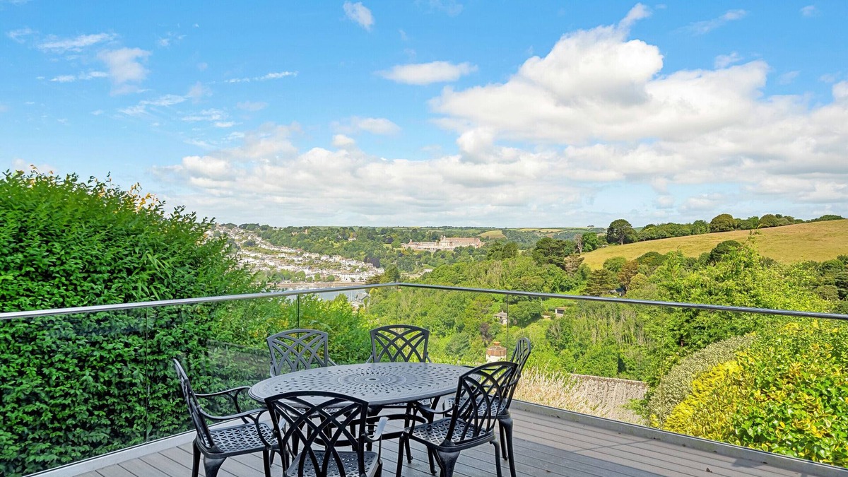 Kingswear Ski Chalet | Larkrise