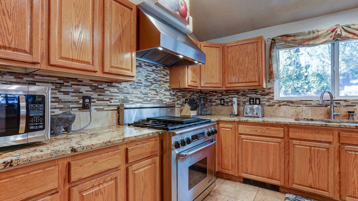 Larkspur House | Larkspur Trail 3 Bedroom Home by RedAwning