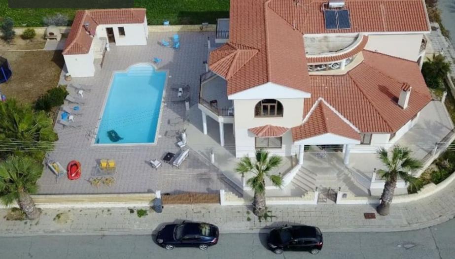 Pyla Villa | Larnaca Mansion Ideal for 3 Families or more