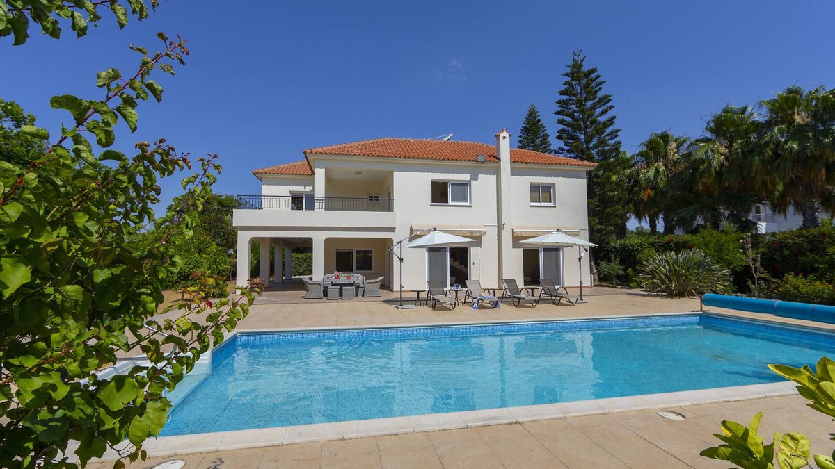 Pervolia Villa | Larnaca Pervolia Seaside Mansion 7