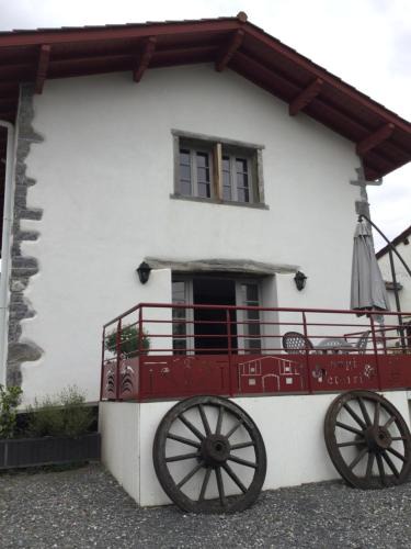 Saint-Esteben House | Larrondoa maison