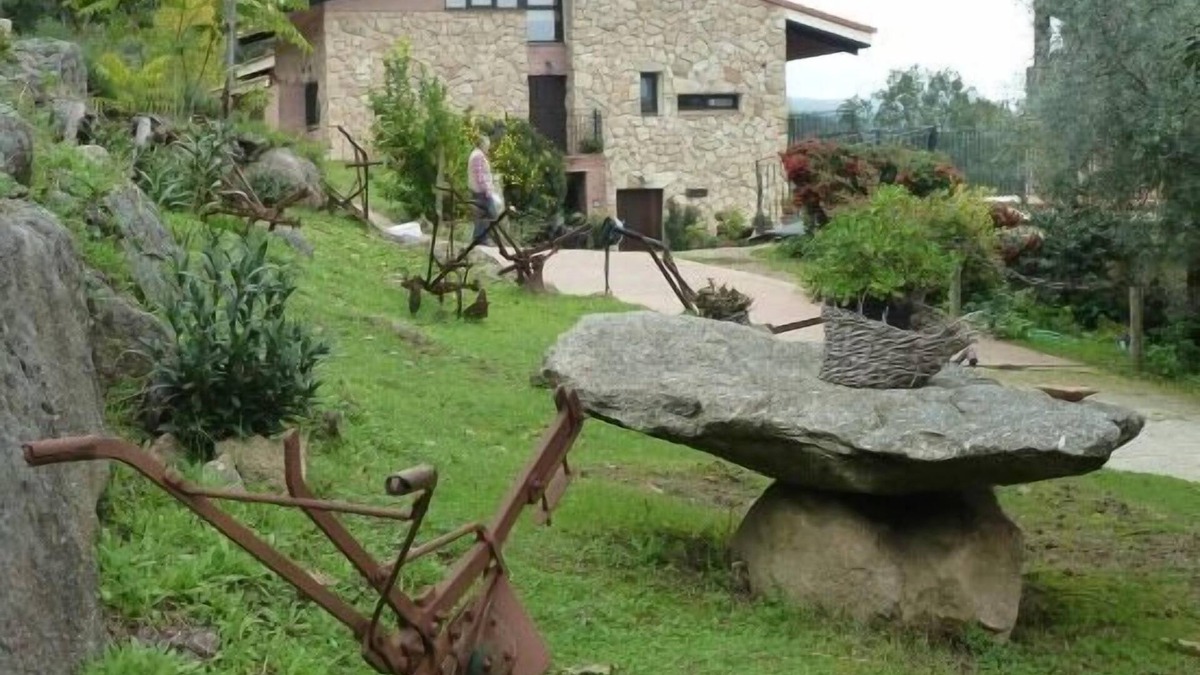 Poyales del Hoyo Cottage | Las Casas de Agapito Rural Center in Gredos, capacity for 25 people in total