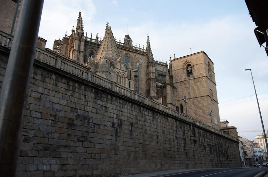 Plasencia Apartment | Las Dos Catedrales 1