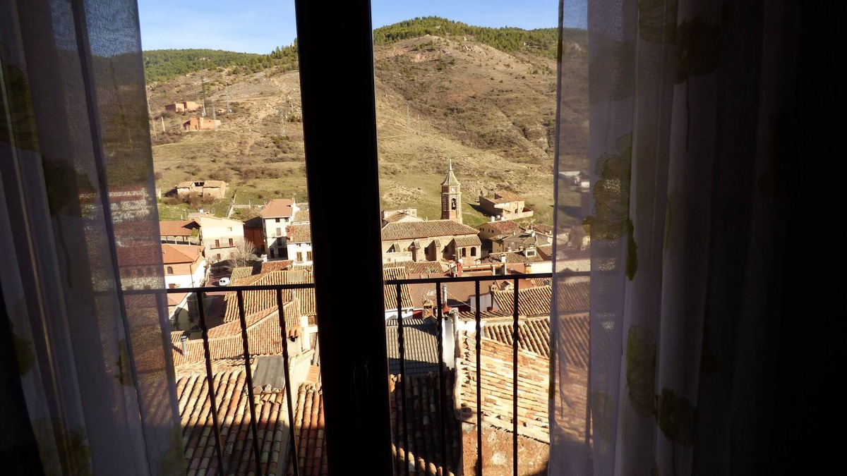 Camarena de la Sierra Apartment | Las Eras Apartment 15 minutes from the ski slopes of Javalambre