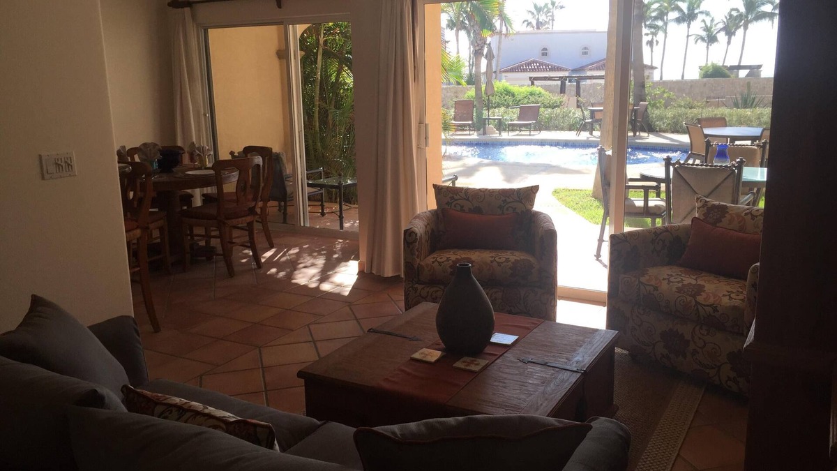 Zona Hotelera Condo | Las Mananitas - Beachfront Groundfloor 1BR Condo, Semi-Private Pool