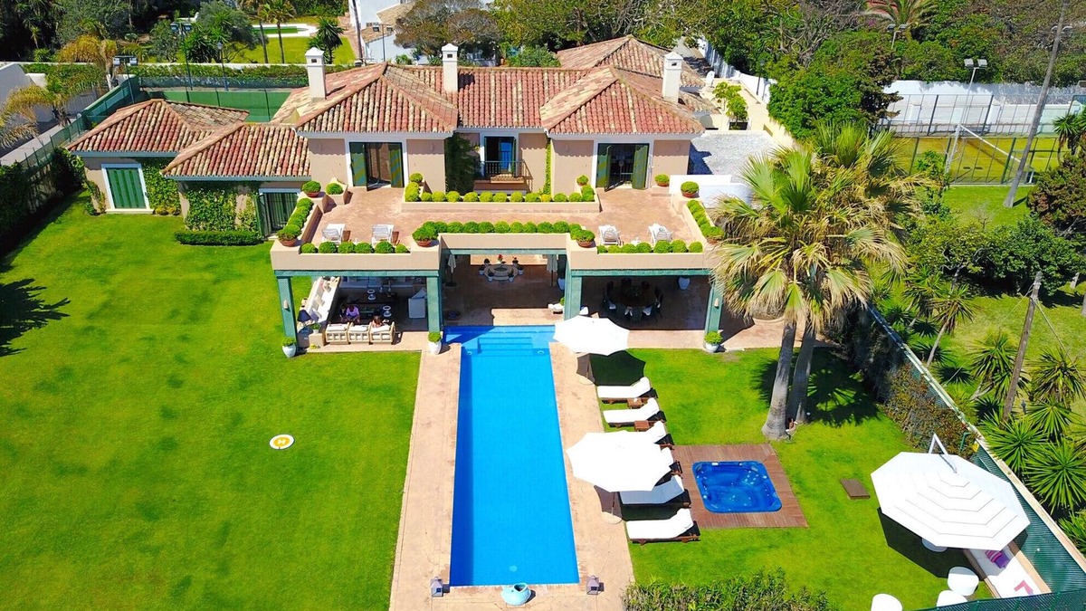 Guadalmina Villa | LAS RANAS Casasola Beach Villa