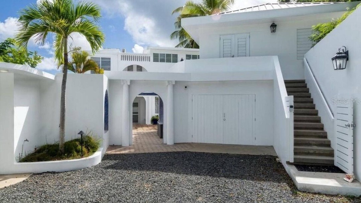 Florida Villa | LAS TERRAZASnWonderful 6-bedroom villa with gorgeous pool in tropical Vieques