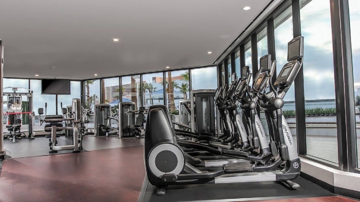 Winchester Villa | Las Vegas Convention Center adjacent with great view 2bdrm lockout with WiFi