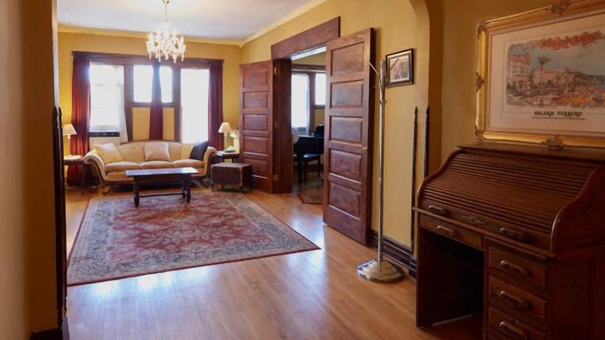 West Central House | LaSalle Guest House