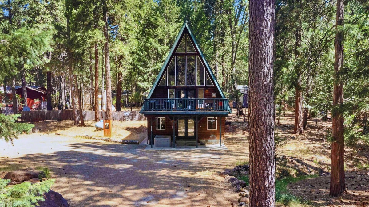 Shingletown Cabin | Lassen A-Frame Cabin w/Hot Tub