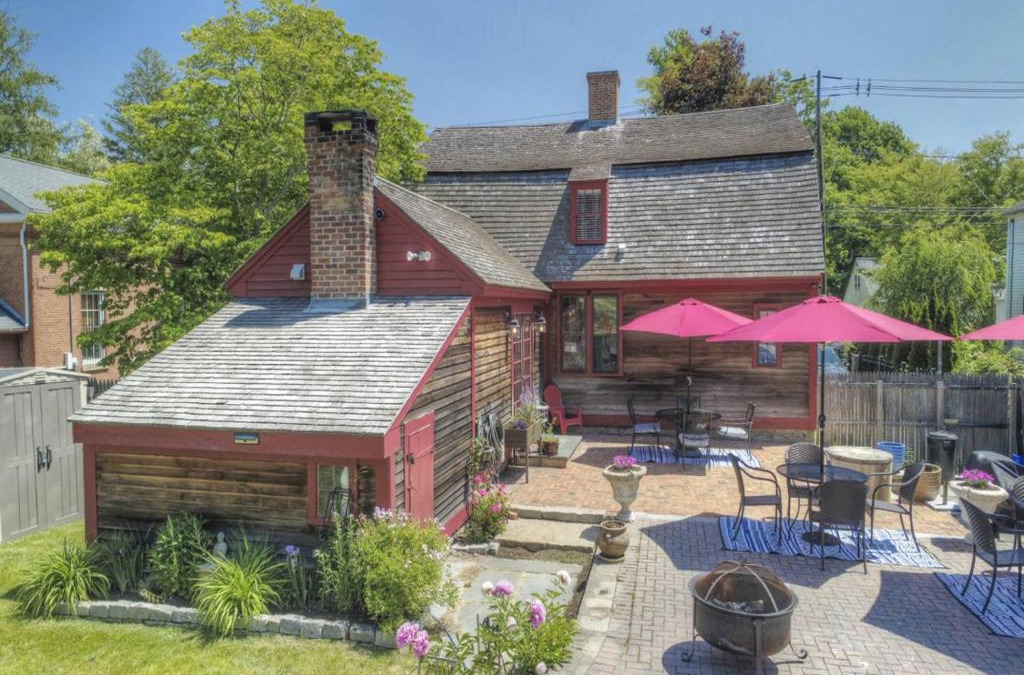 Stonington House | Last House on the River