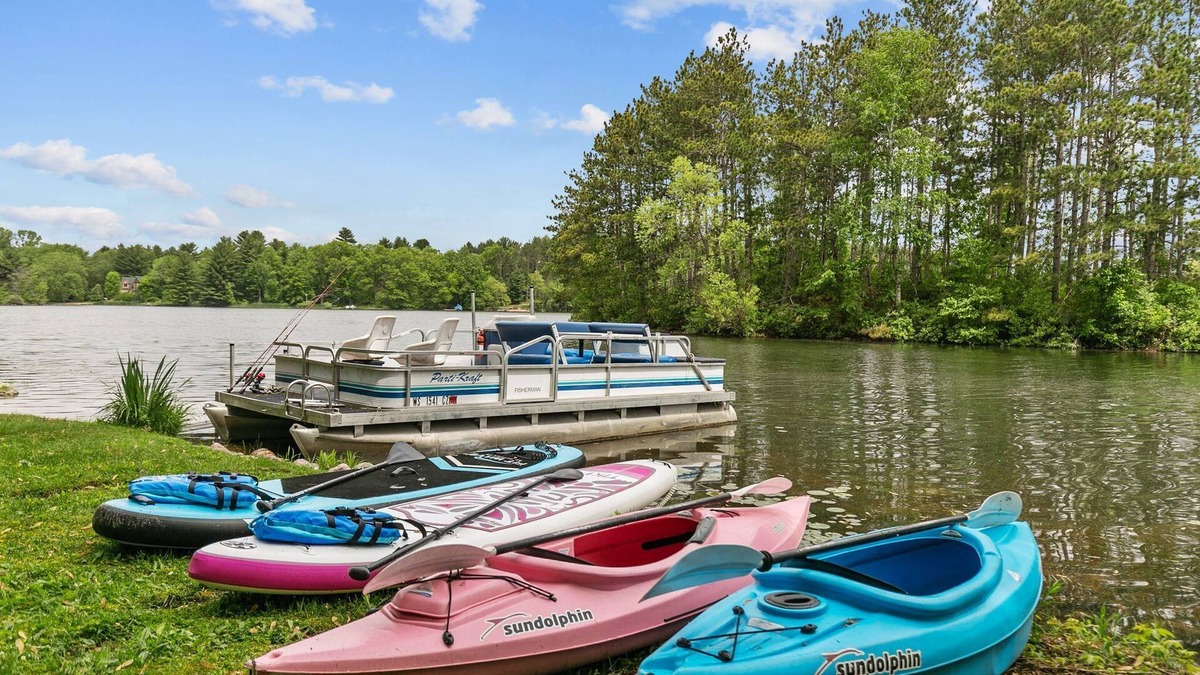 Wautoma House | Last Lake Days - Hot Tub Pontoon SUPs Firepit Fun