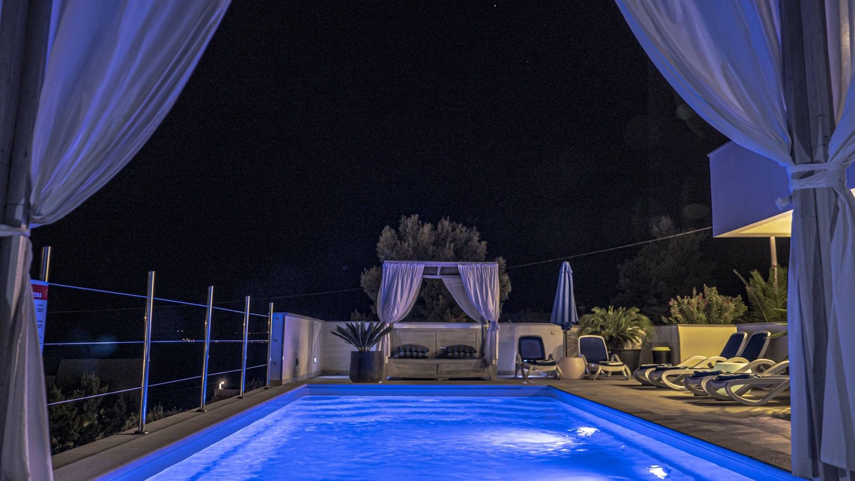 Komarna Apartment | Last-minute offers/Pet-friendly/VERY low low-season prices