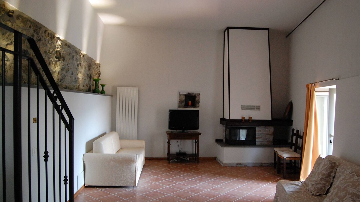 Zignago Apartment | Lastminute 50%off! House, garden and relaxation areas in Ligurian village countryside and sea.