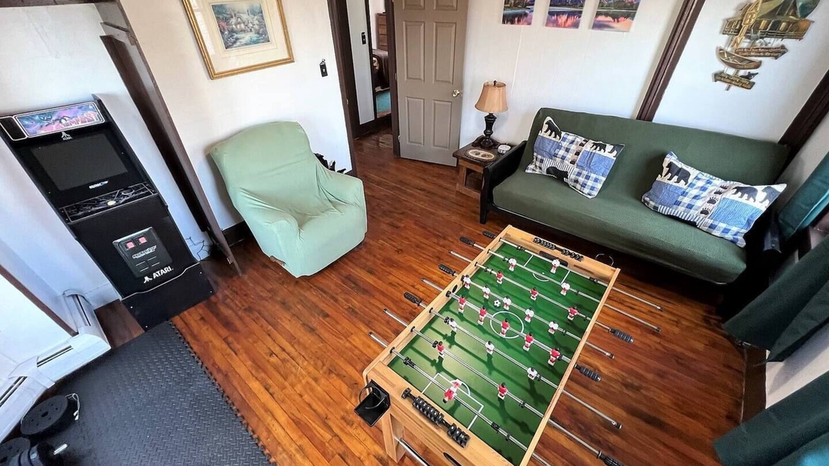 Plymouth Apartment | Launch your next adventure from here: plenty of beds, plenty of parking, plenty of fun