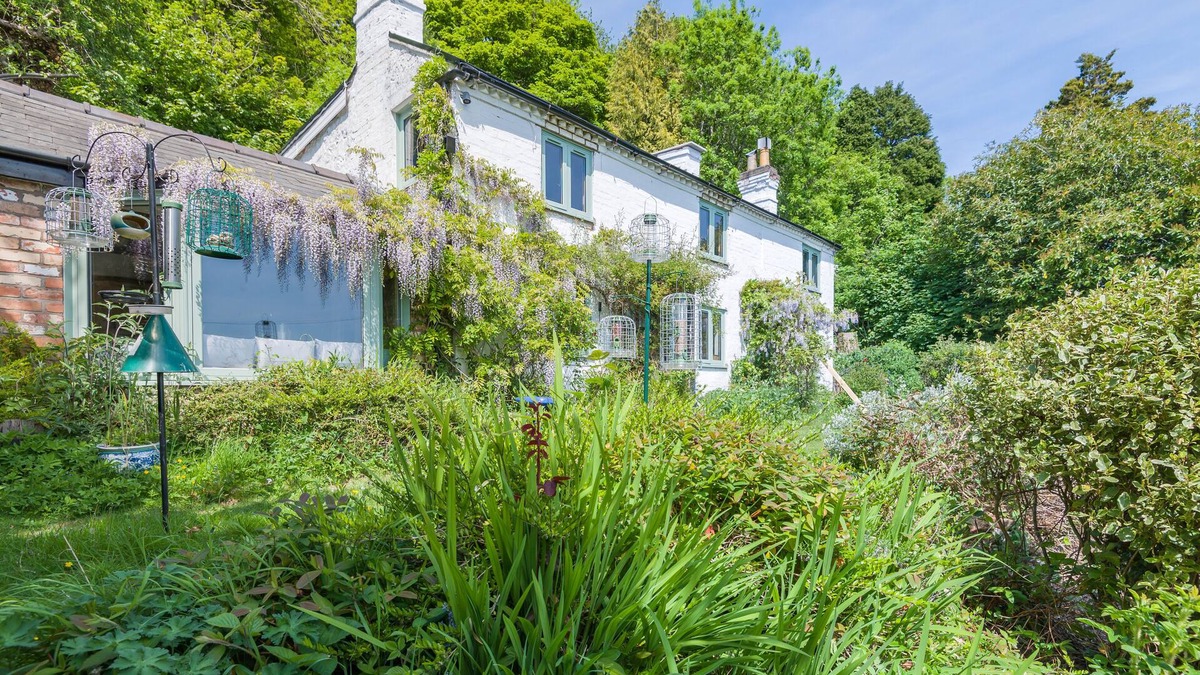 Little Malvern House | Laurel Cottage - The Retreat
