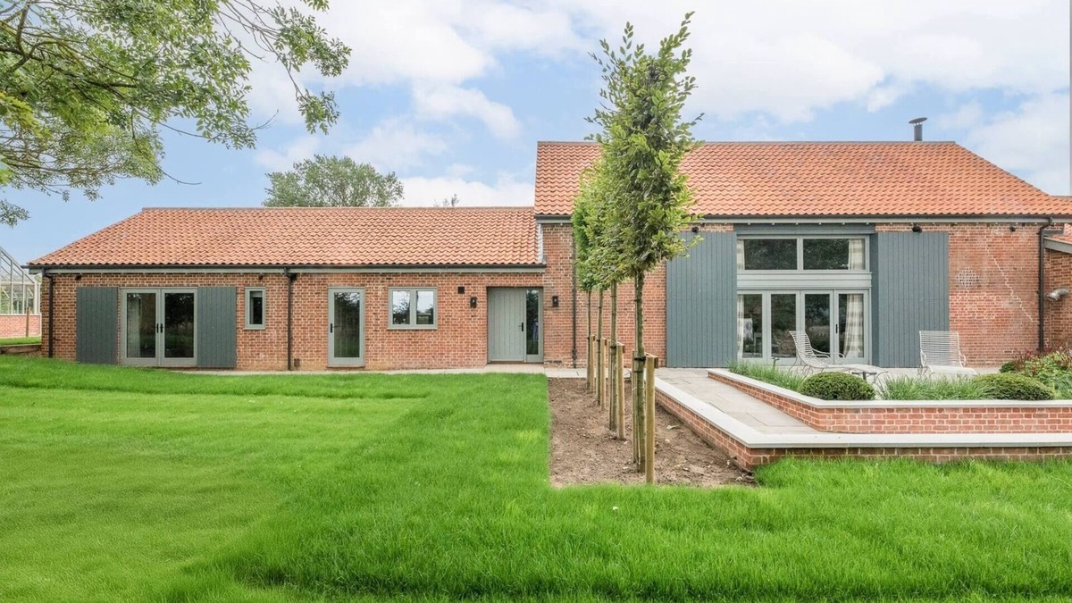 Weybread House | Laurel House Barn, Weybread