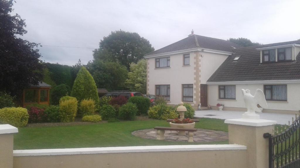 Shannonbridge Bed & Breakfast | Laurel Lodge