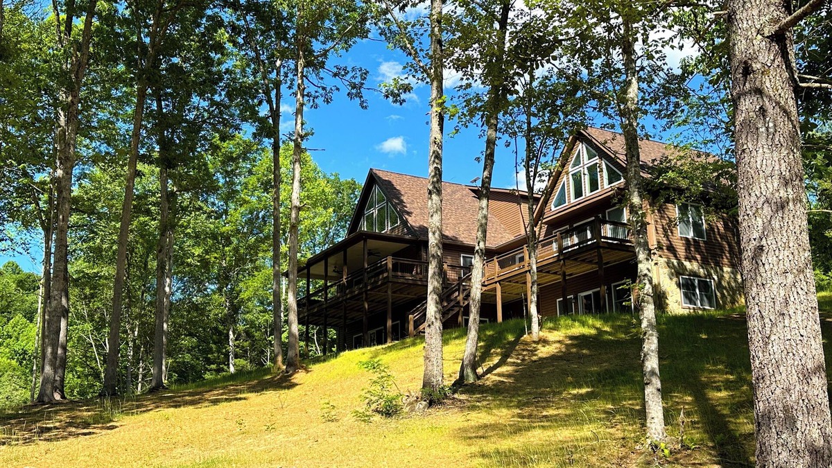 Galax House | Laurel Mountain Getaway 🌄 Trout Fish on Crooked Creek🎣