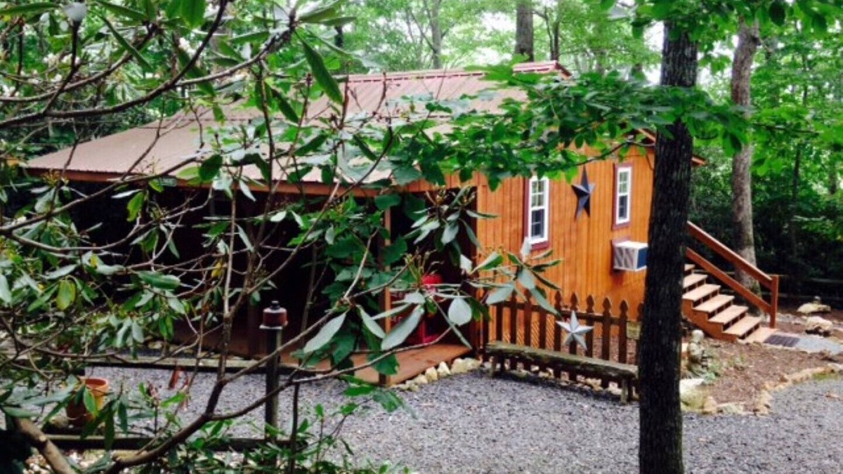 Fancy Gap Cabin | Laurel Thicket at Do Drop Inn Cabin Rentals